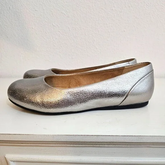 Softwalk Sonoma Womens Sz 6.5 Platinum Leather Slip On Ballet Flats Comfort Shoe - Picture 3 of 10